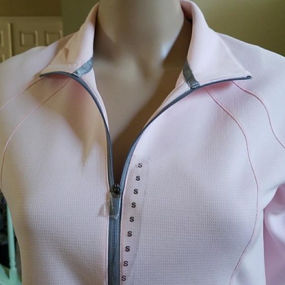 Under Armour sleeves(sold in the store) - Picture 2 of 5